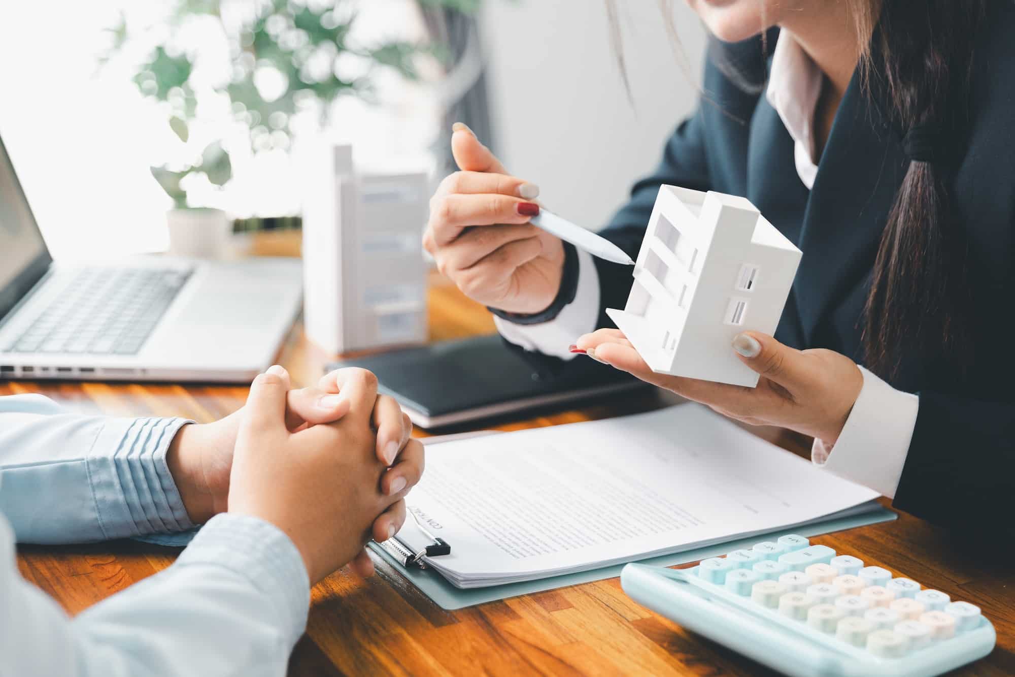 How Cash Home Buyers Solve Common Problems Faced by Sioux Falls Landlords
